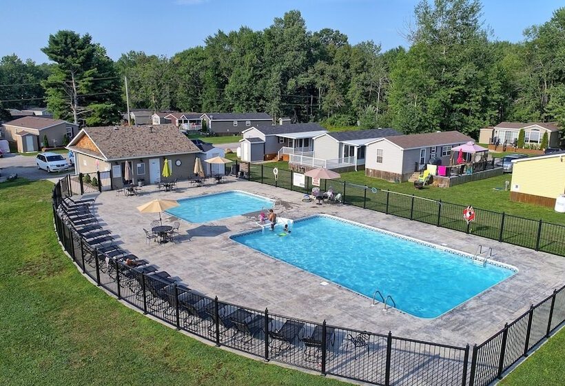 فندق Great Blue Resorts   Shamrock Bay Resort