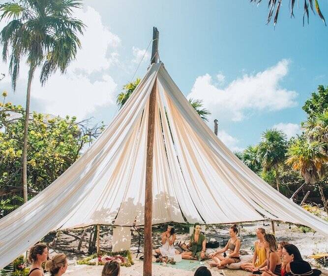 ホテル Glamp Ikal Tulum