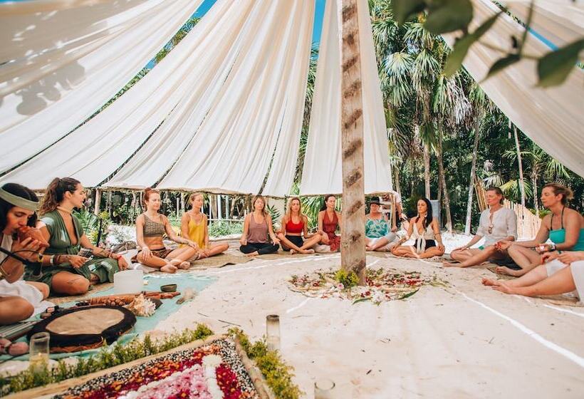 ホテル Glamp Ikal Tulum
