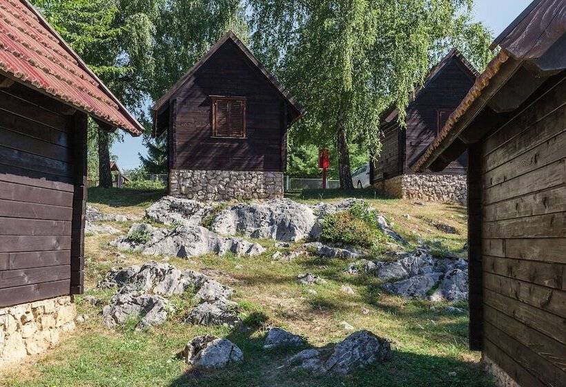 בית מלון כפרי Kamp Korana