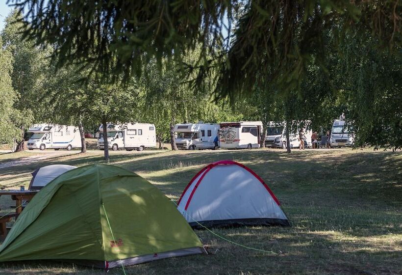 בית מלון כפרי Kamp Korana