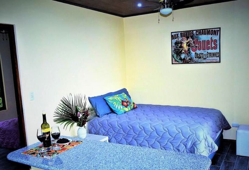 בית מלון כפרי Lake Gardens Arenal Villas