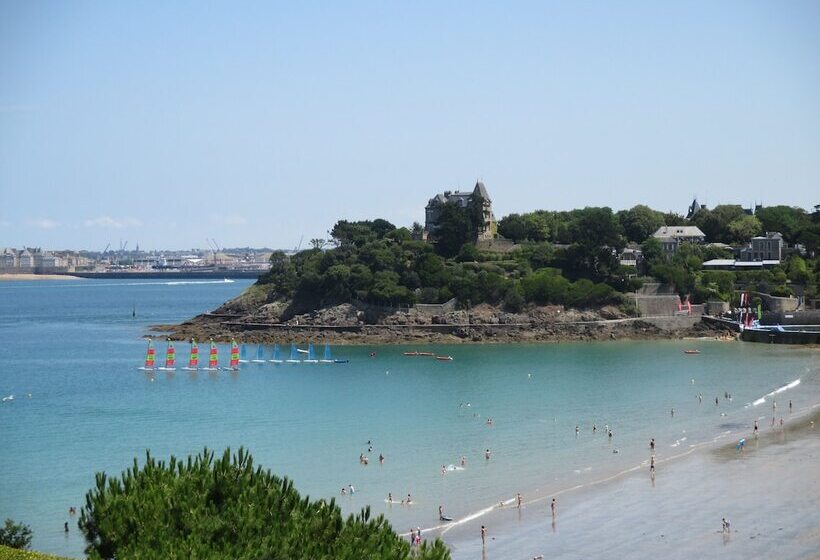 فندق Le Crystal Dinard Plage