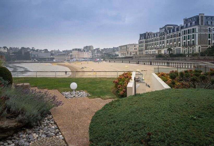فندق Le Crystal Dinard Plage