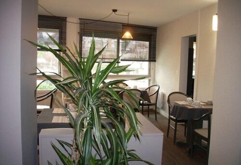 فندق Le Crystal Dinard Plage