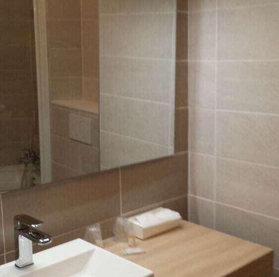 فندق Le Crystal Dinard Plage