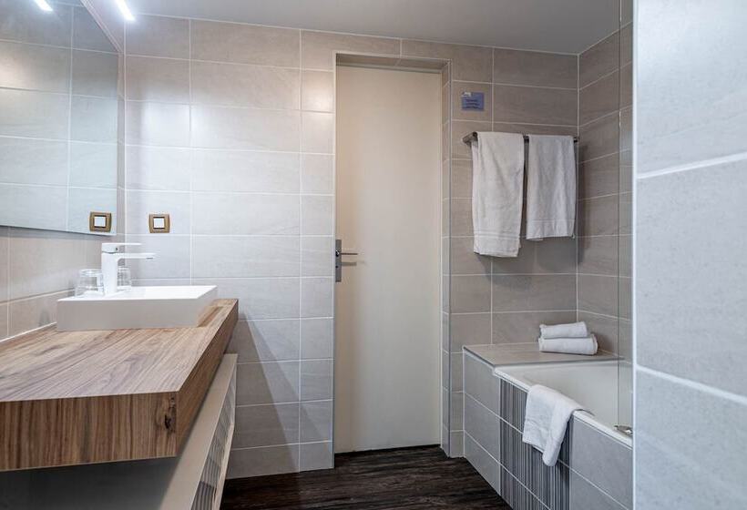 فندق Le Crystal Dinard Plage