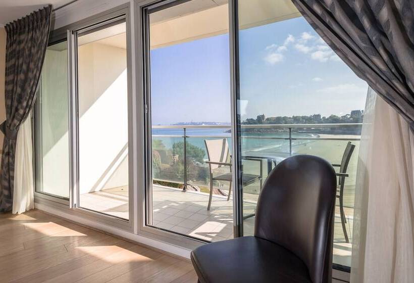 فندق Le Crystal Dinard Plage
