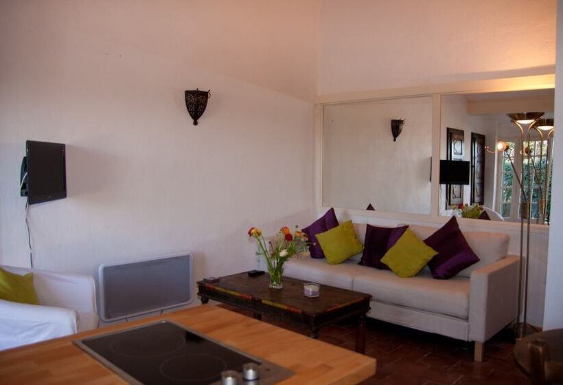 ホテル Mas De L Hospitalet