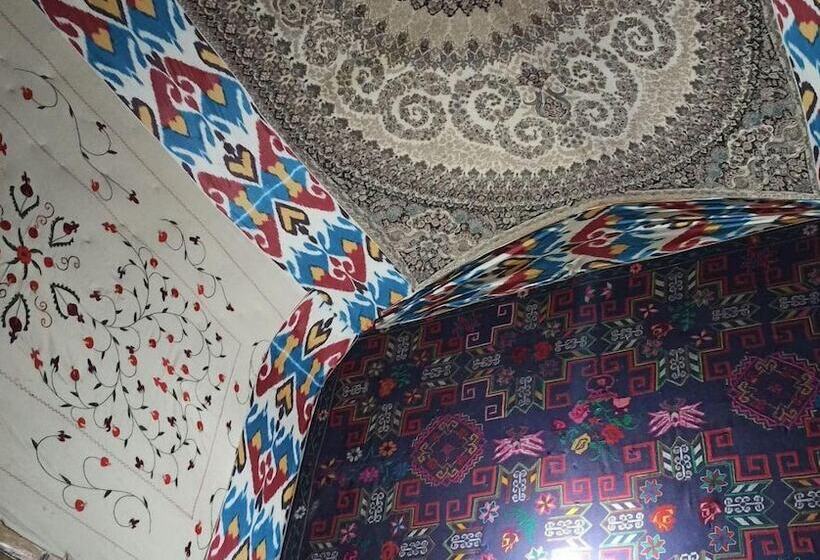 בית מלון כפרי Mekhtar Ambar  Caravan Sarai Xix