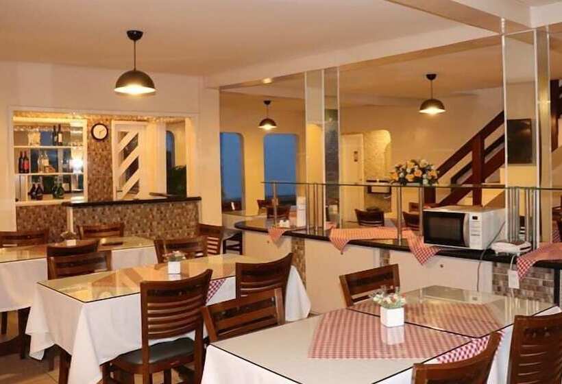 בית מלון כפרי Monterrey