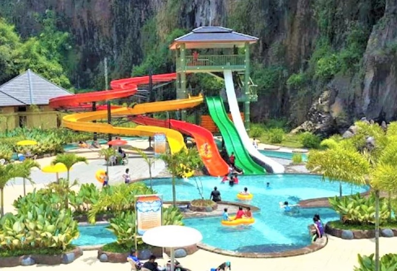 فندق Pesona Nirwana Resort By Zuzu