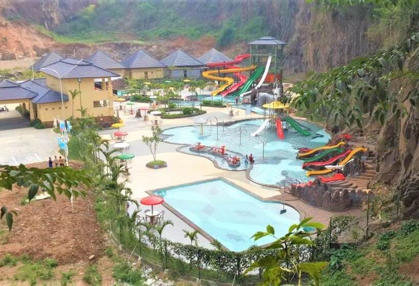 فندق Pesona Nirwana Resort By Zuzu