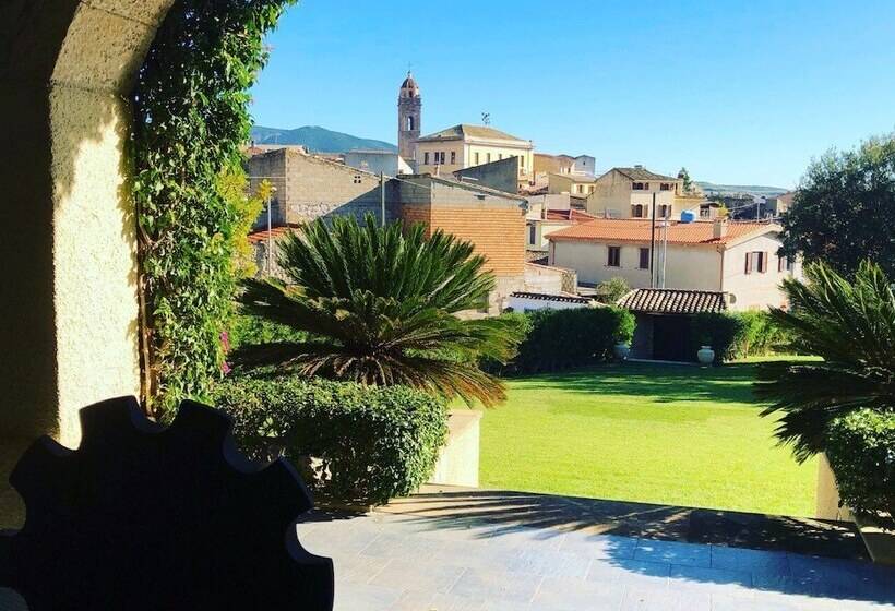 호텔 Sardinia Borgo Antico Xix Sec