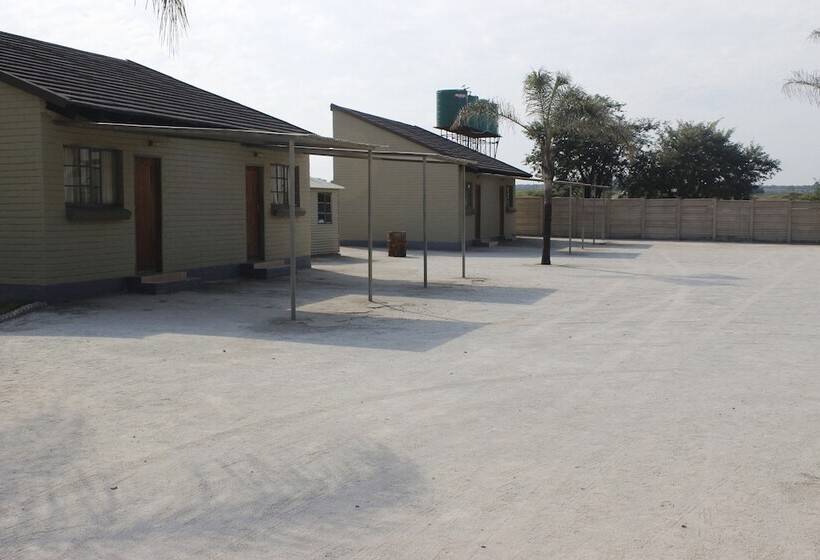 酒店 Thatch Palace Lodge