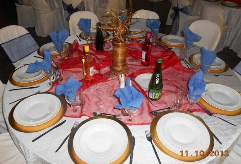 酒店 Thatch Palace Lodge