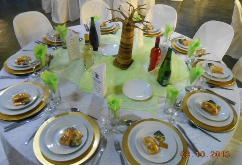 酒店 Thatch Palace Lodge