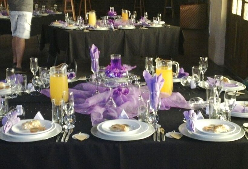 酒店 Thatch Palace Lodge