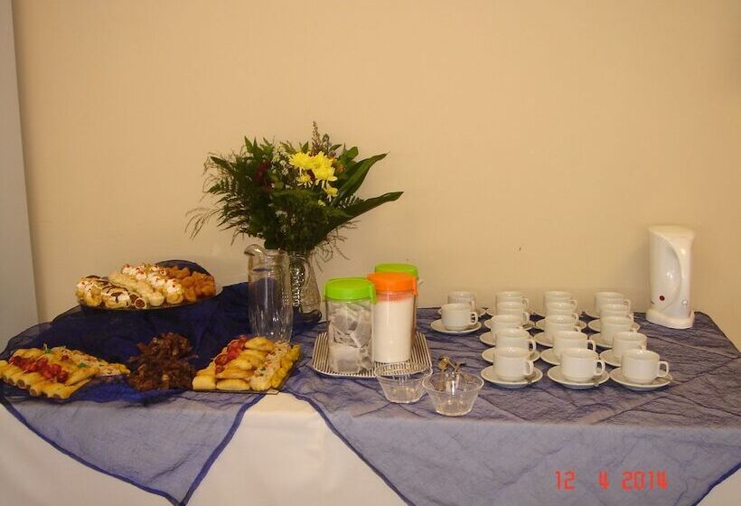 酒店 Thatch Palace Lodge