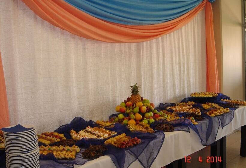 酒店 Thatch Palace Lodge