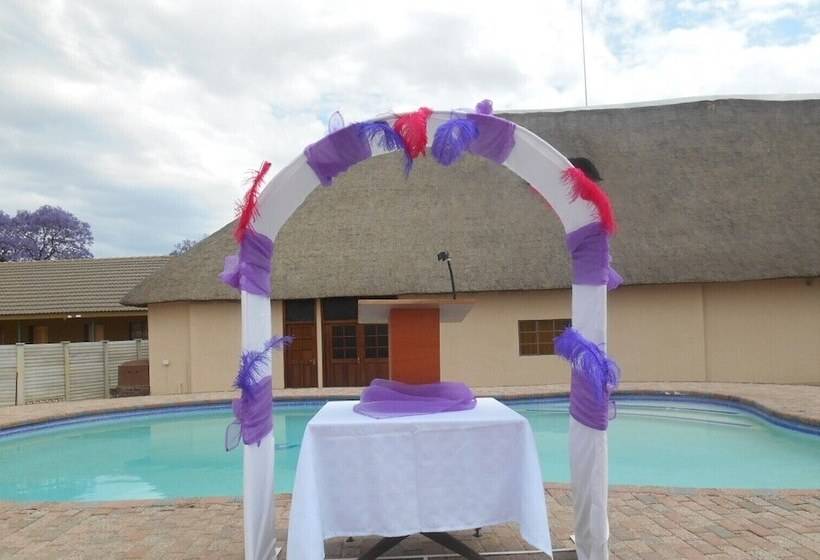 酒店 Thatch Palace Lodge