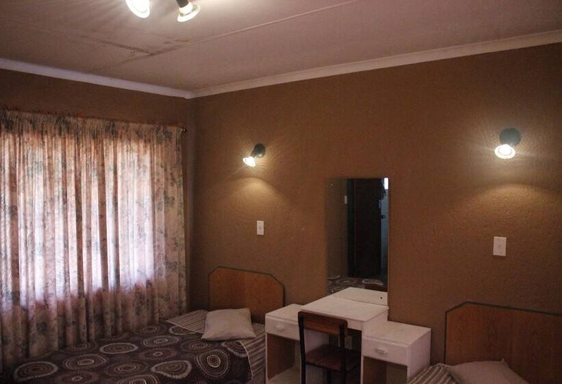 酒店 Thatch Palace Lodge