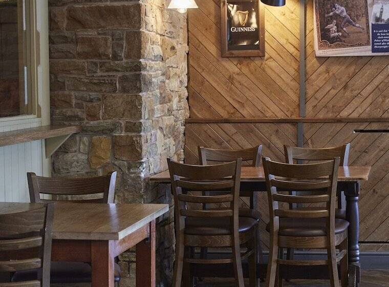 בית מלון כפרי The Bowman By Greene King Inns