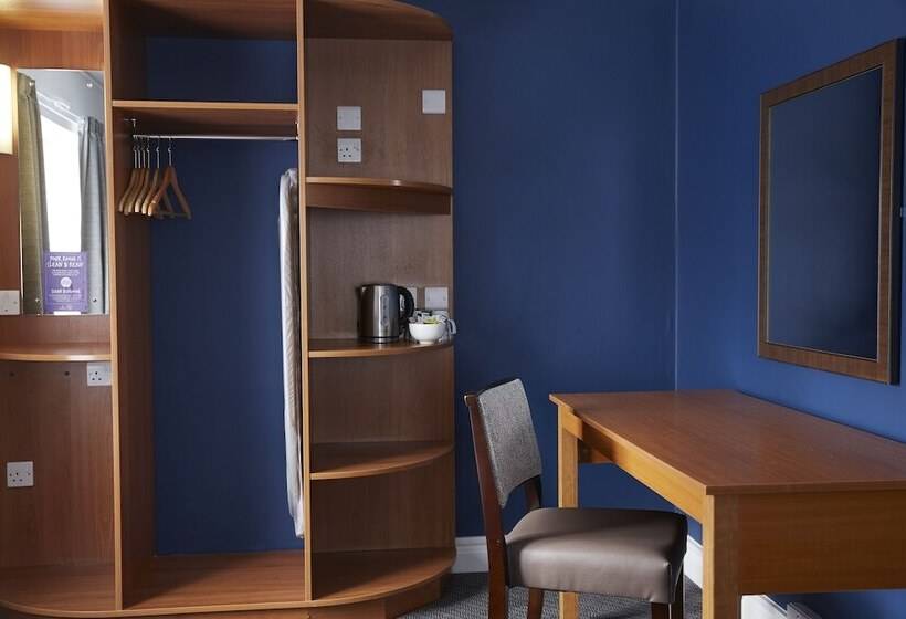 בית מלון כפרי The Bowman By Greene King Inns