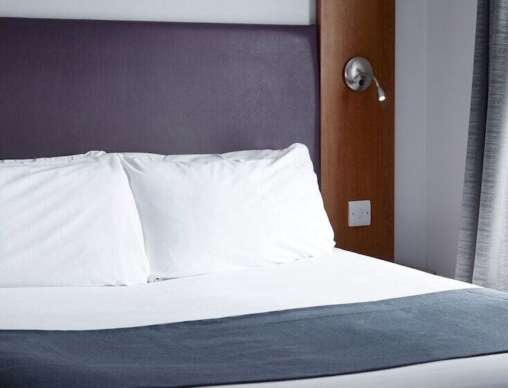 בית מלון כפרי The Bowman By Greene King Inns