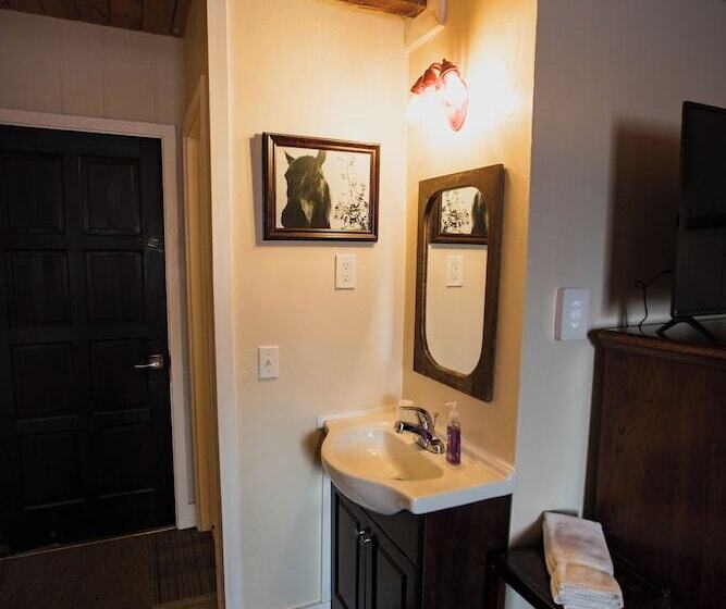 Отель The Viking Lodge Downtown Winter Park, Colorado