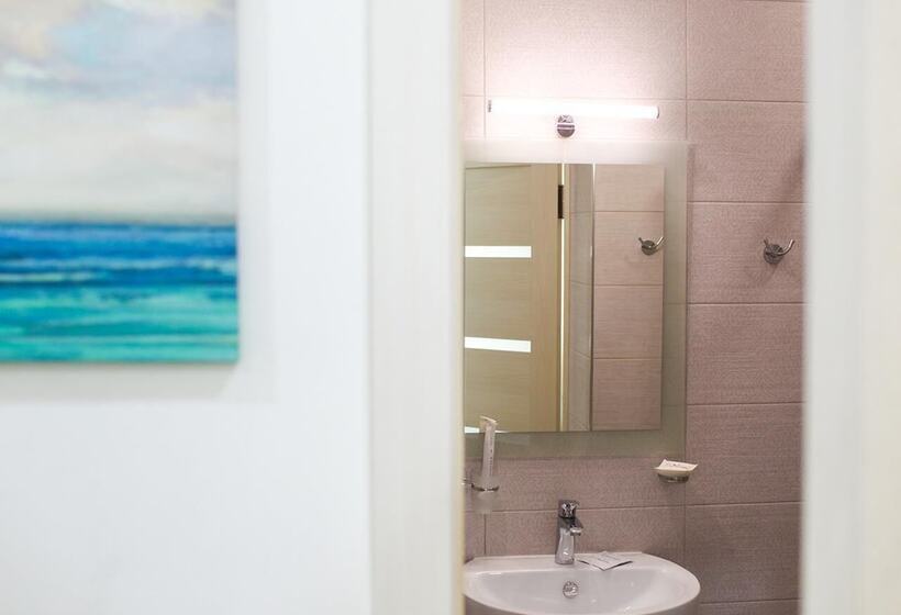 هتل Timashevsk Rich