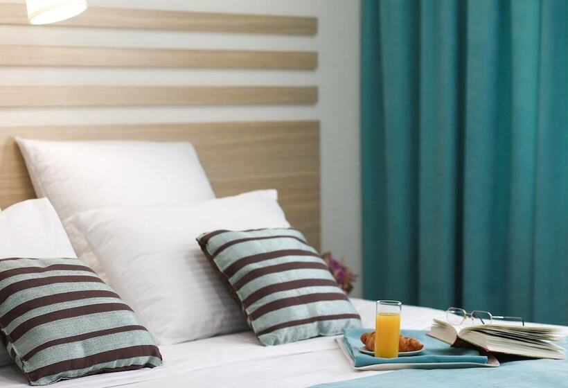 هتل Timashevsk Rich