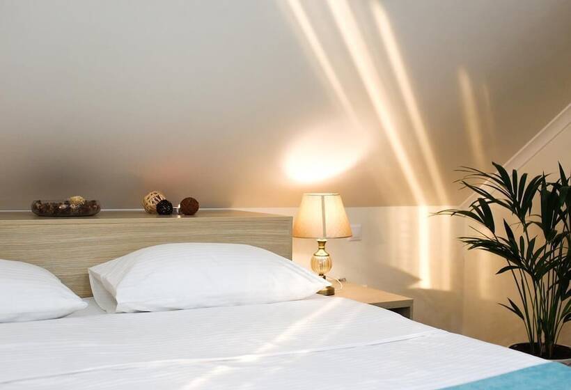 هتل Timashevsk Rich