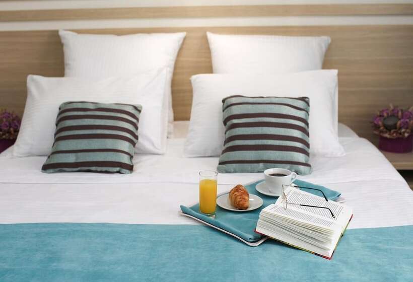 هتل Timashevsk Rich