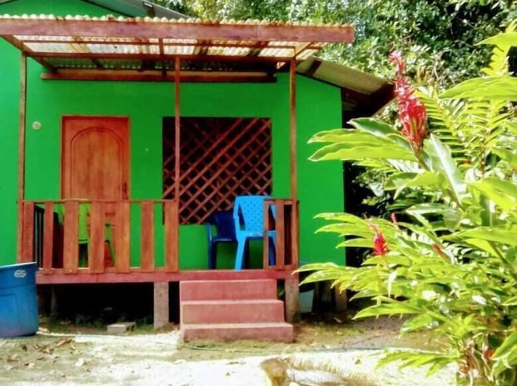 בית מלון כפרי Toucan & Tarpon