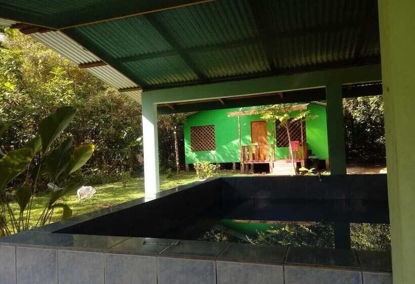 בית מלון כפרי Toucan & Tarpon