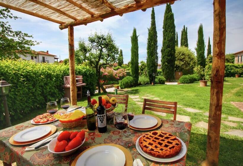 Lush Apartment In Lucignano With Pool