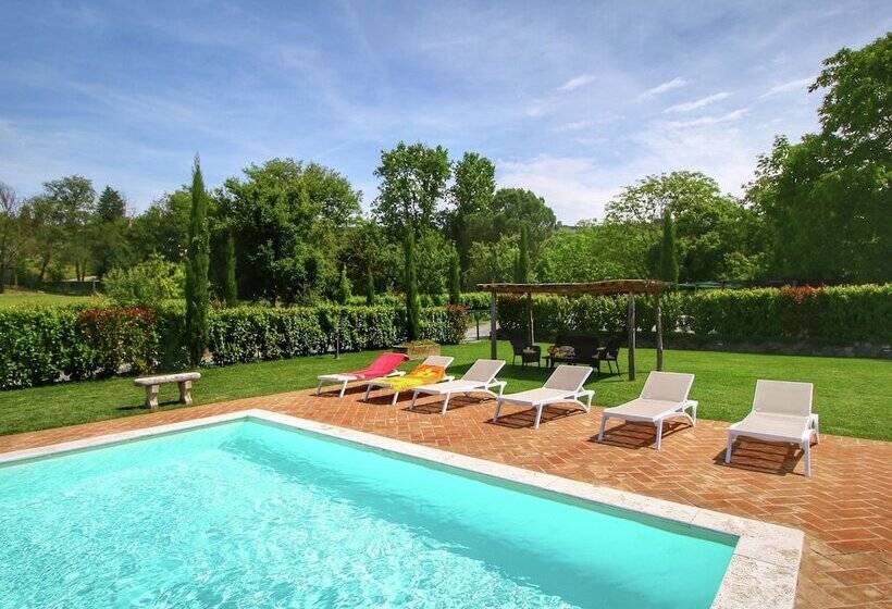 Lush Apartment In Lucignano With Pool