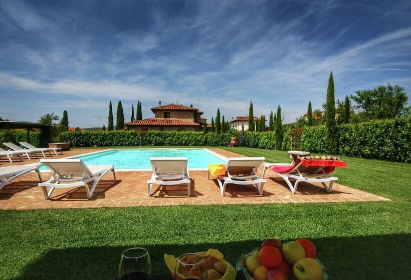 Lush Apartment In Lucignano With Pool