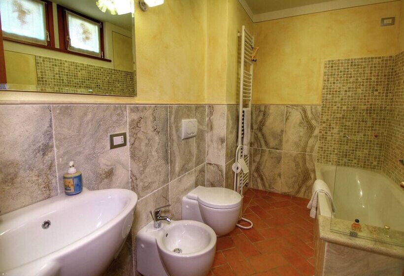 Lush Apartment In Lucignano With Pool