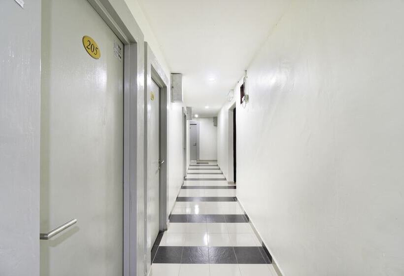 Manjung Inn Hotel By Oyo Rooms