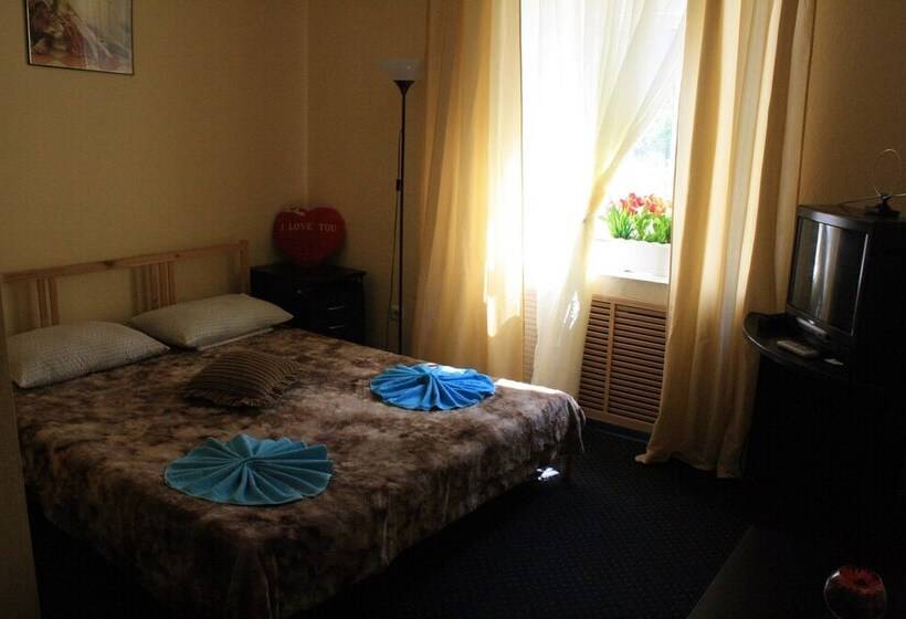 Mini Hotel Avrora Hostel