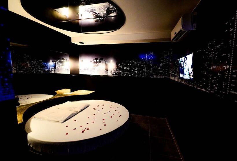 Motel Paradiso Fantasy   Adults Only