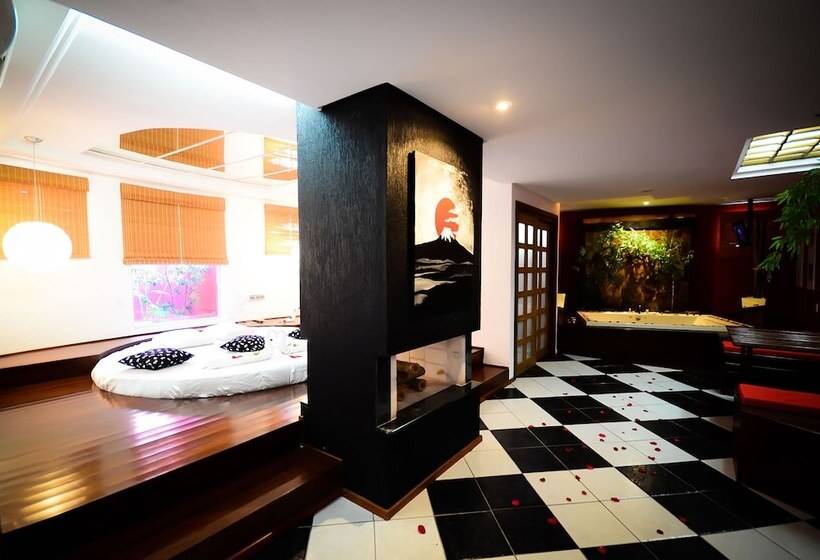 Motel Paradiso Fantasy   Adults Only