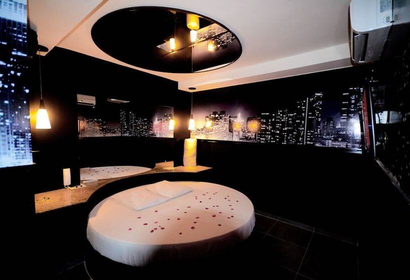 Motel Paradiso Fantasy   Adults Only