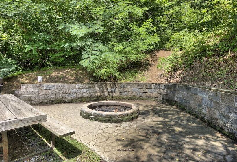 Mystical Creek Pool Lodge #600