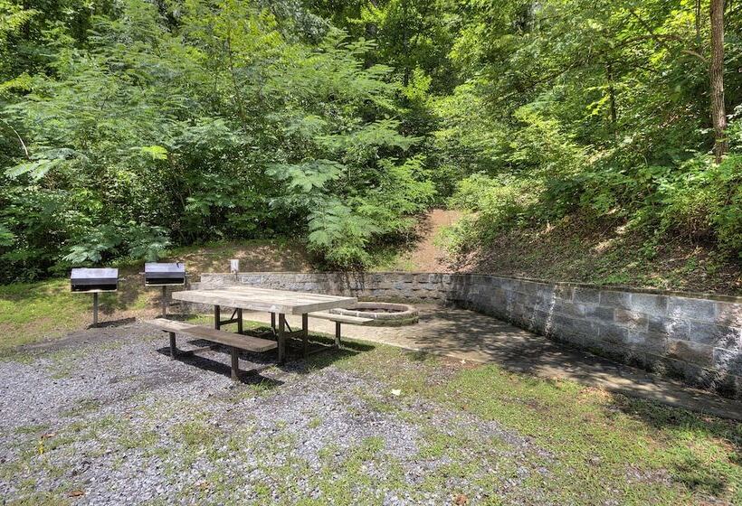 Mystical Creek Pool Lodge #600