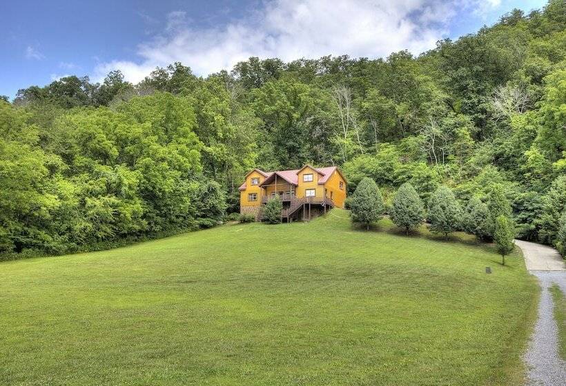 Mystical Creek Pool Lodge #600