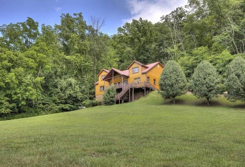 Mystical Creek Pool Lodge #600