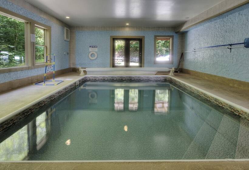 Mystical Creek Pool Lodge #600